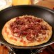 receita de pizza de atuam e cebolas no balsâmico