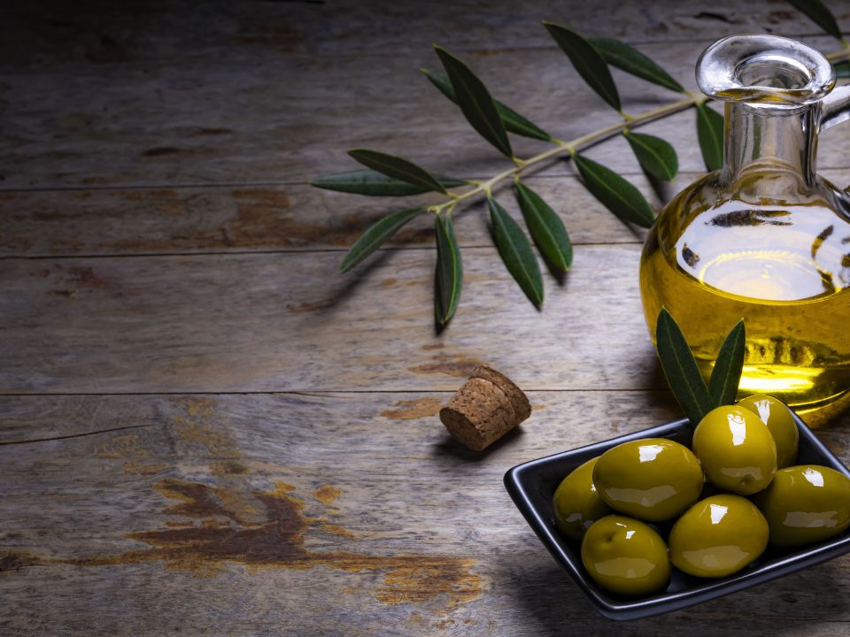 Conheça as principais curiosidades sobre o azeite de oliva