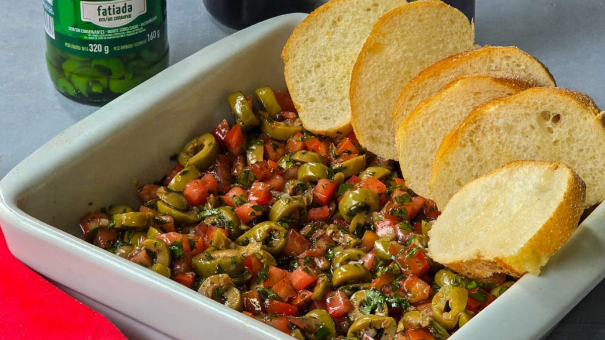 receitas de salada de tomates e azeitonas