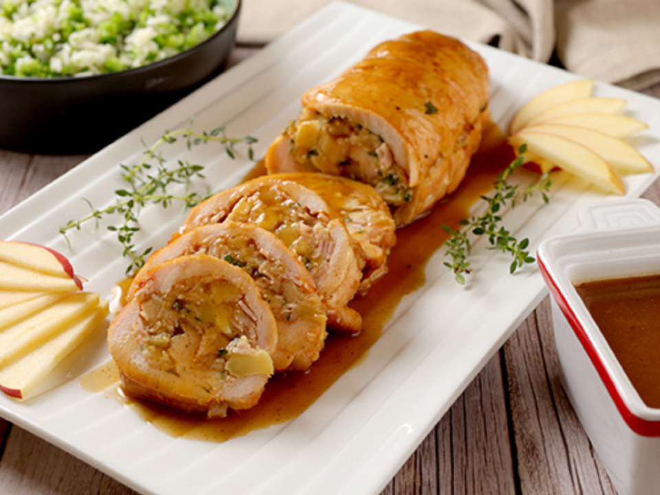 receita de rocambole de frango assado com maçã e peito de peru