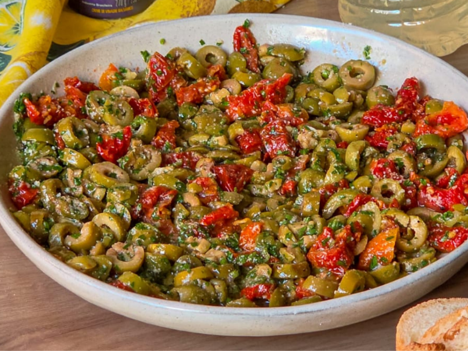 receita de dip mediterrâneo