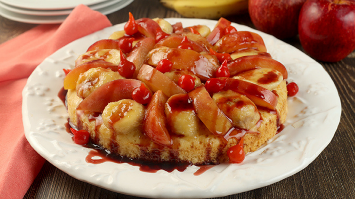 receita de torta de maçã agridoce com calda de frutas