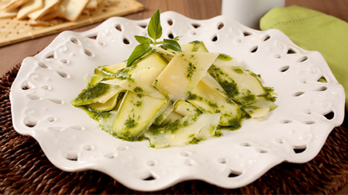 receita de carpaccio de abobrinha com pesto de manjericão